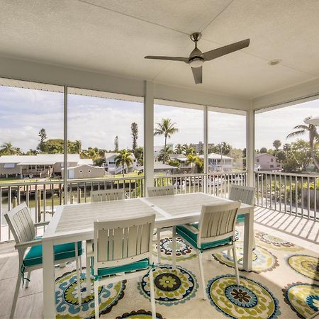 Villa Waterfront - Nestled On The Bay, Heated Pool And Spa - Tidewater - Roelens Fort Myers Beach Exterior foto