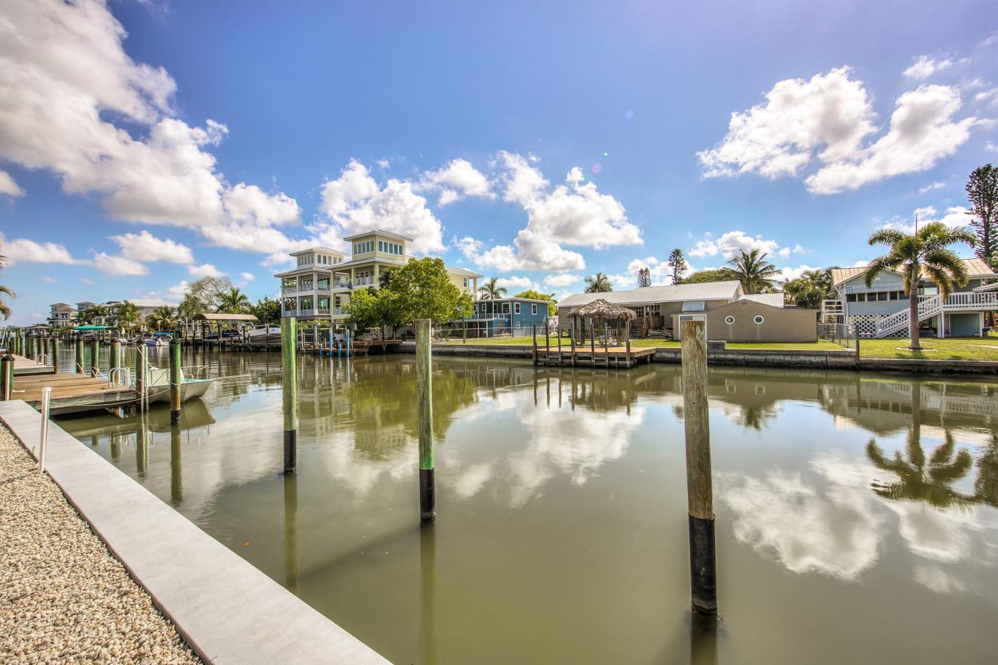 Villa Waterfront - Nestled On The Bay, Heated Pool And Spa - Tidewater - Roelens Fort Myers Beach Exterior foto