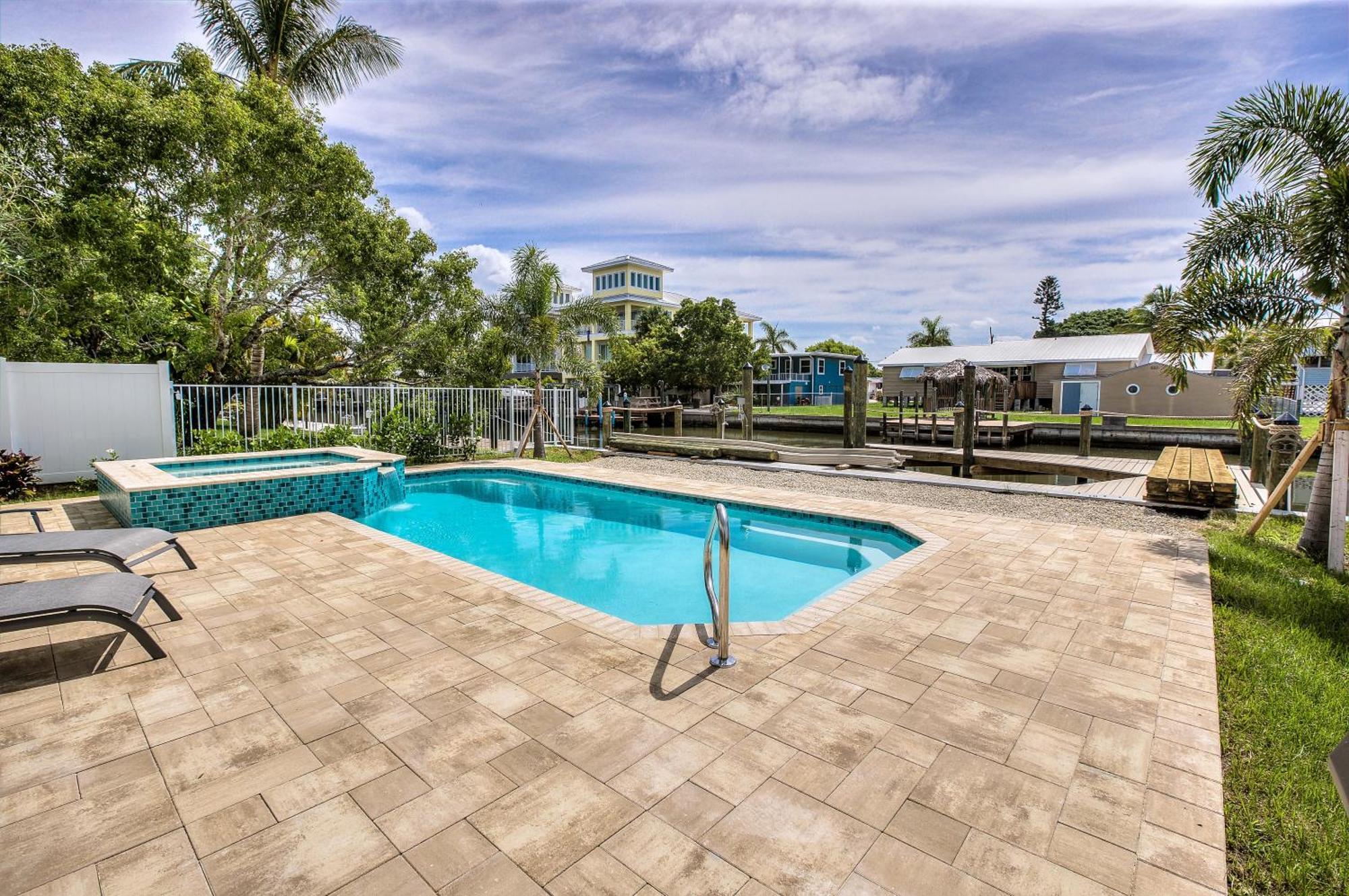 Villa Waterfront - Nestled On The Bay, Heated Pool And Spa - Tidewater - Roelens Fort Myers Beach Exterior foto