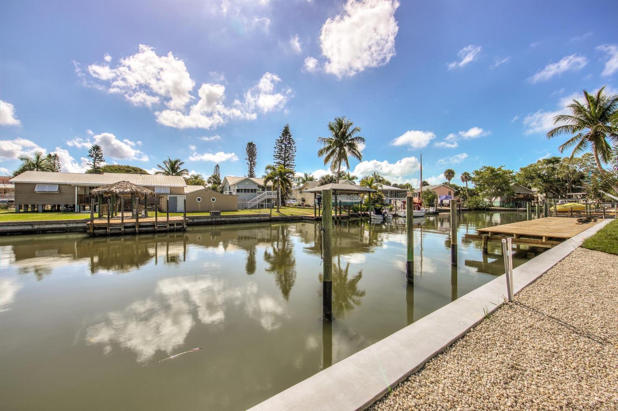 Villa Waterfront - Nestled On The Bay, Heated Pool And Spa - Tidewater - Roelens Fort Myers Beach Exterior foto